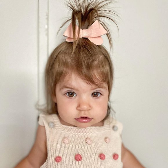 Girls' Non-Slip Fully Lined Alligator Faux Leather Bow Hair Clips (Set of 4-Zoe) - Picture 4 of 5